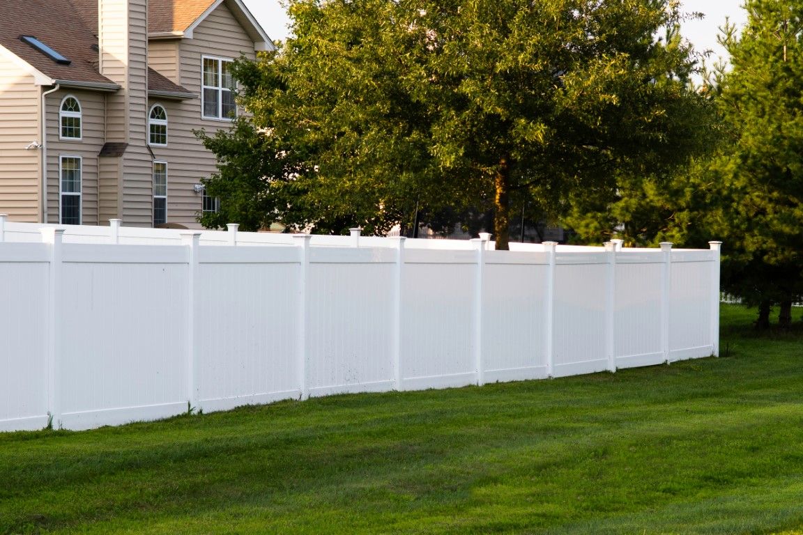 Vinyl Fence Installation in {city}, {stateAbbr}